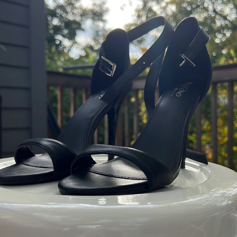 Mossimo stiletto heels w silver accent buckle at ankle - excellent condition